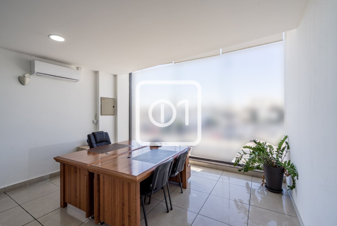 Office for rent in Zebbug