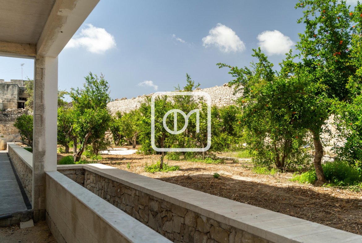 Commercial block in Qormi