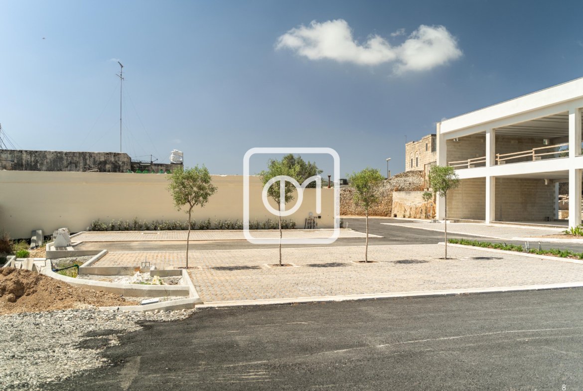 Commercial block in Qormi