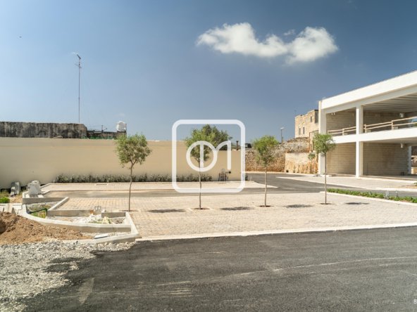 Commercial block in Qormi