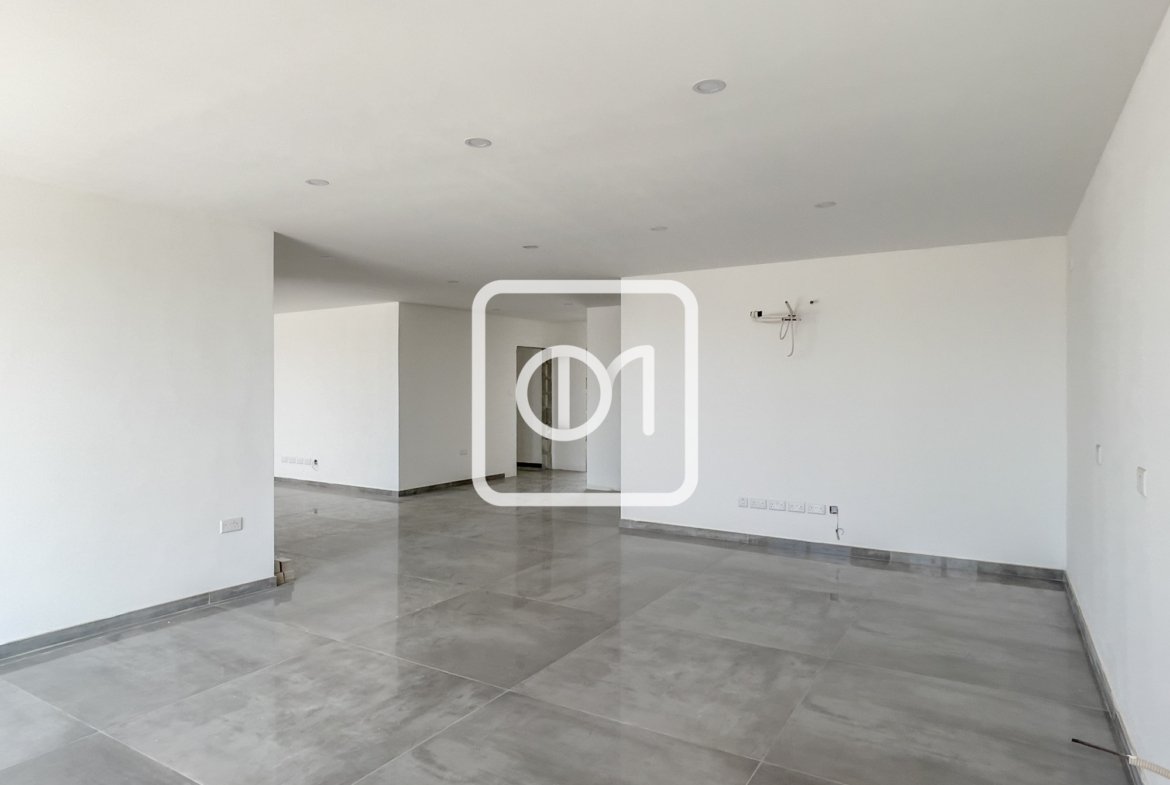 new penthouse office for rent in Mosta