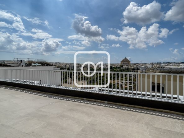 new penthouse office for rent in Mosta