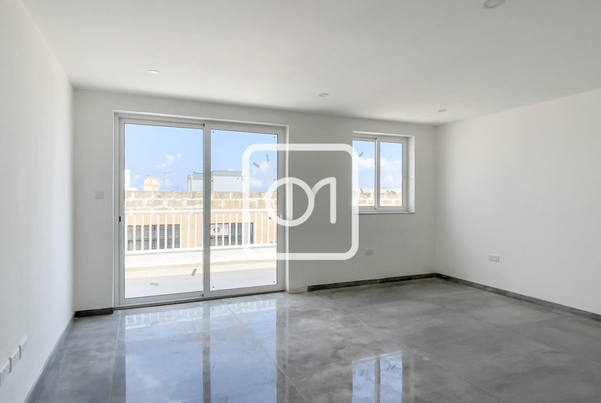 new penthouse office for rent in Mosta