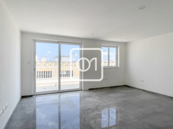 new penthouse office for rent in Mosta