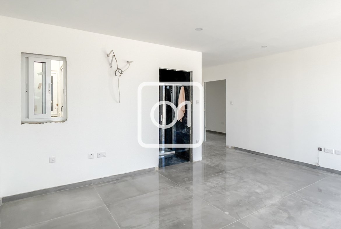 new penthouse office for rent in Mosta