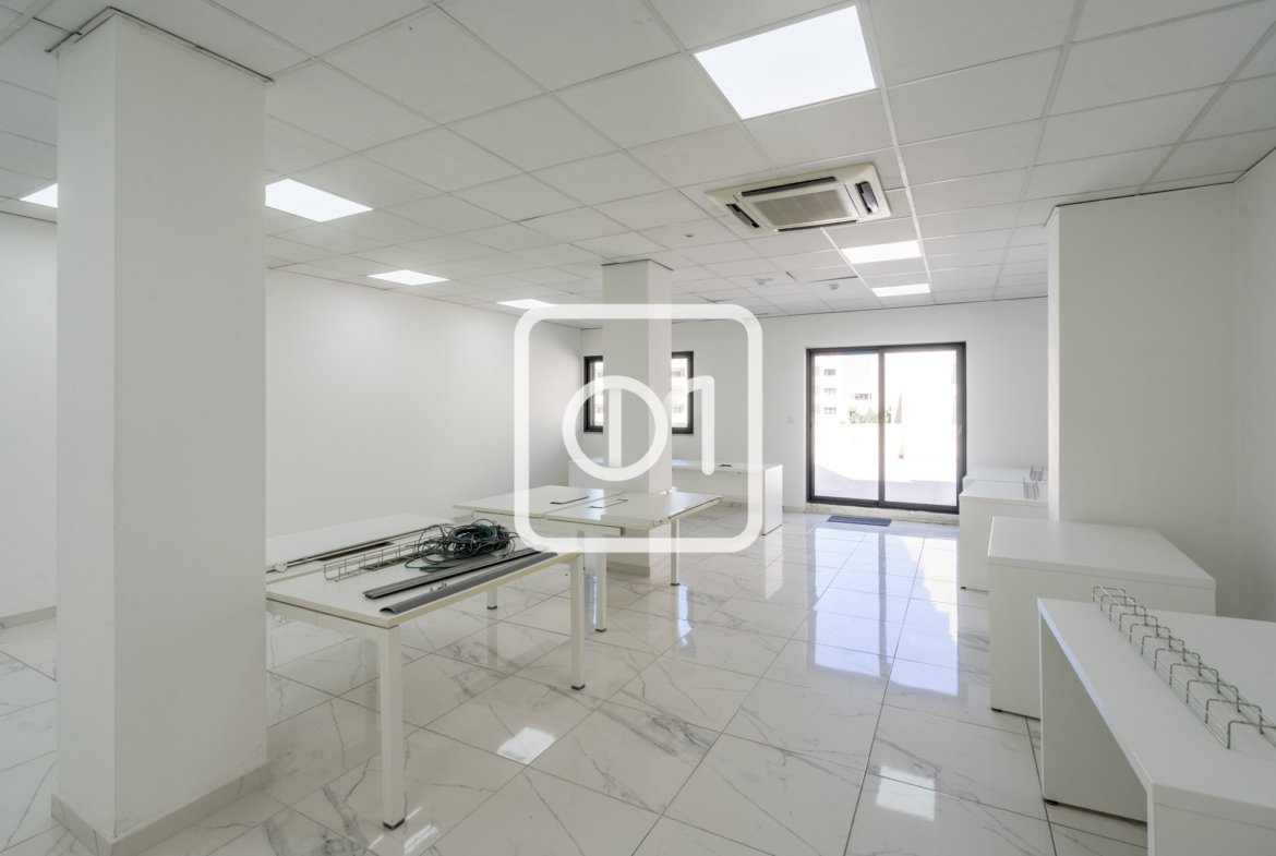 Office for rent with large terrace in Sliema