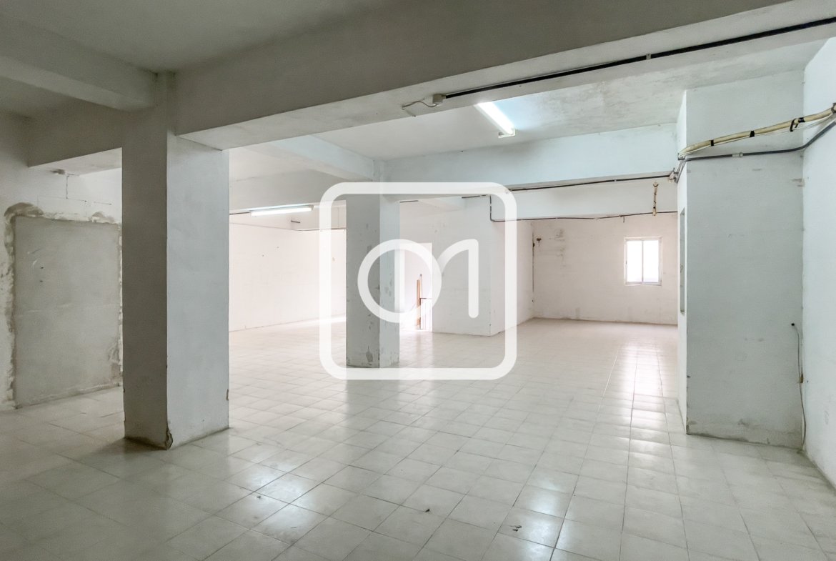 Warehouse with Office for rent in Msida