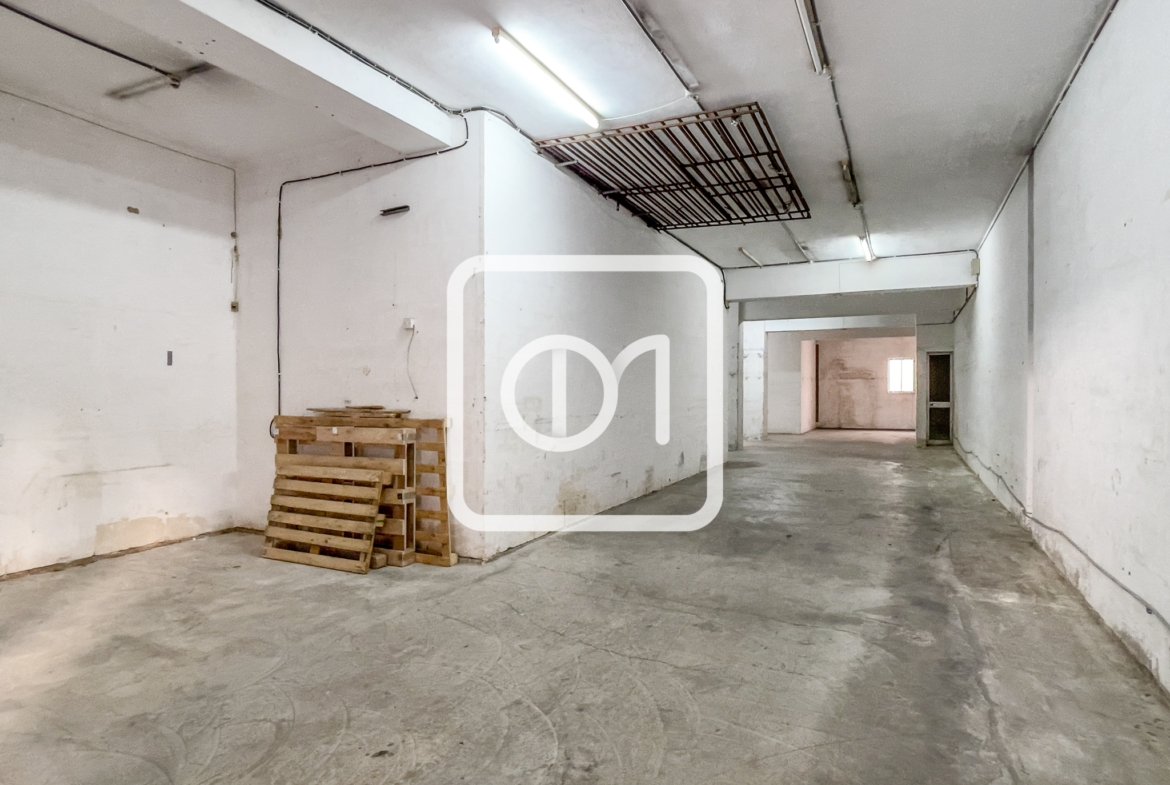 Warehouse with Office for rent in Msida