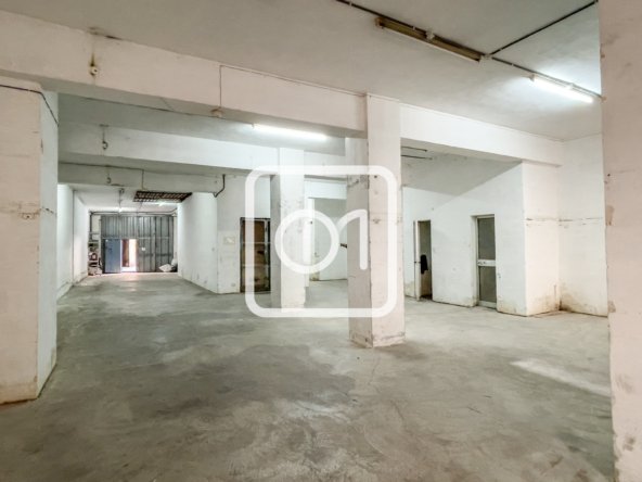 Warehouse with Office for rent in Msida