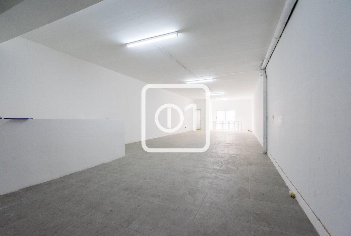 Commercial outlet for rent in Zebbug