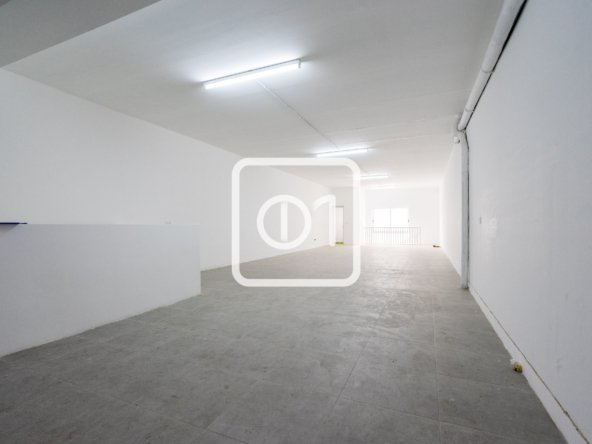 Commercial outlet for rent in Zebbug