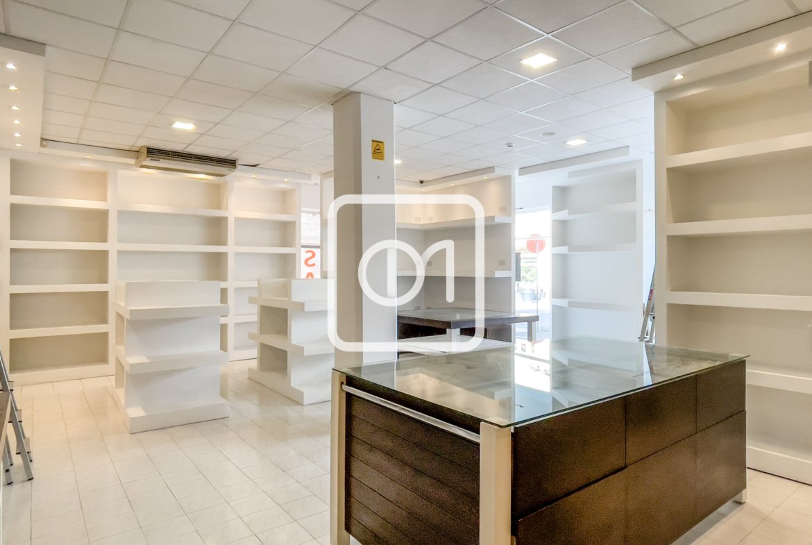 Showroom For Sale in Fgura