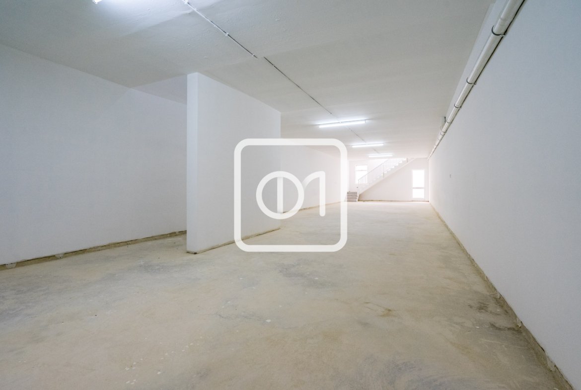 Commercial outlet for rent in Zebbug