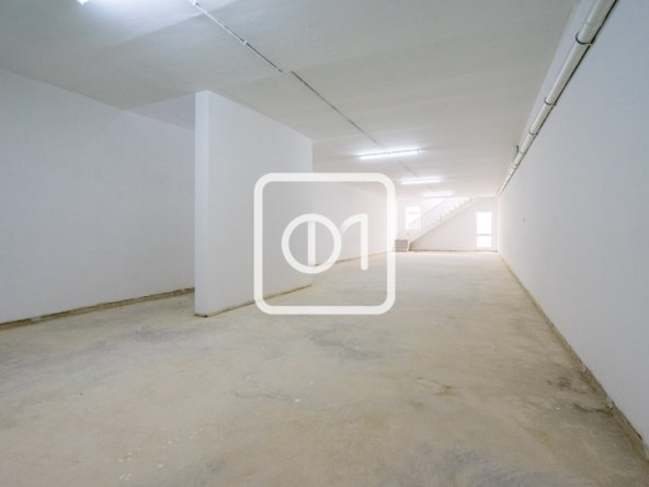 Commercial outlet for rent in Zebbug