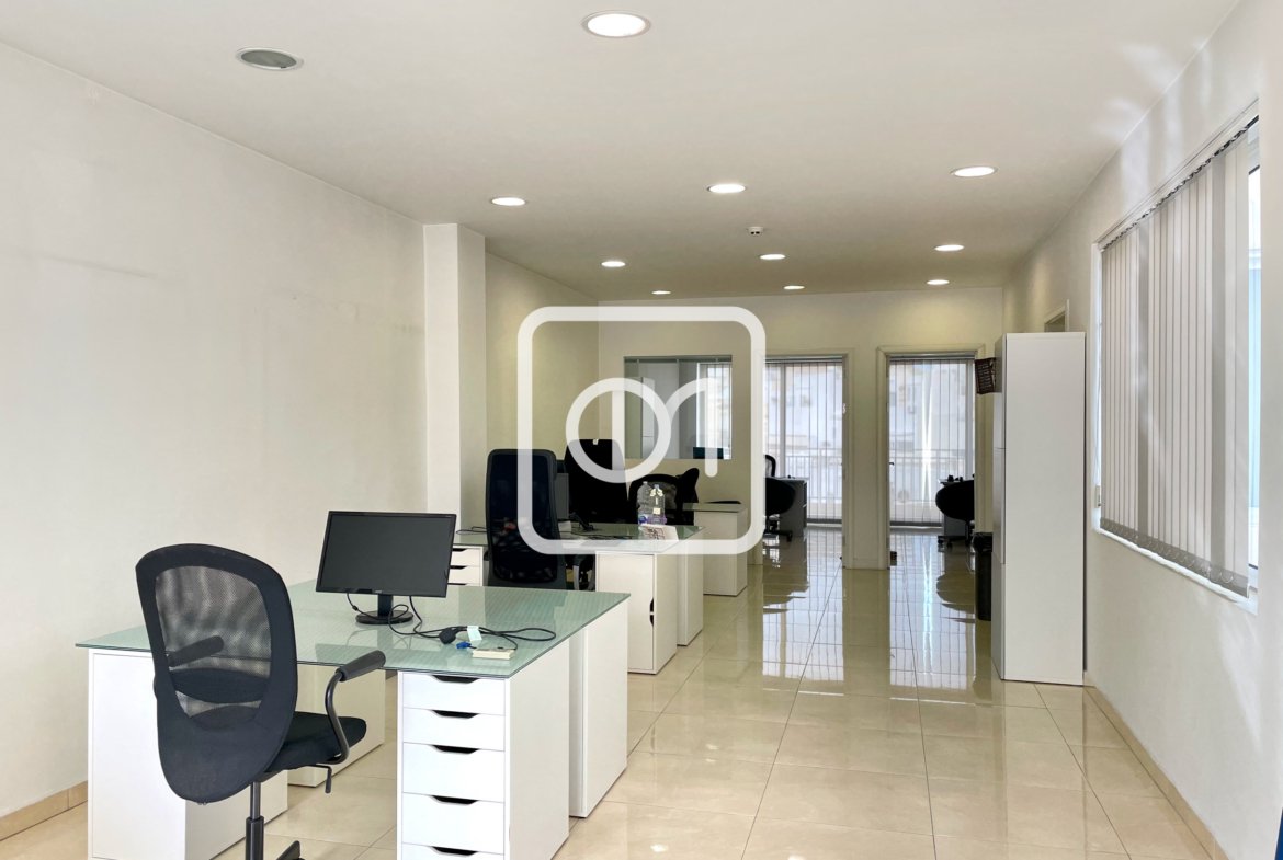 Penthouse office in sliema