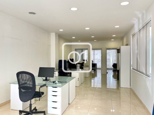 Penthouse office in sliema