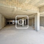 Showroom for rent with parking