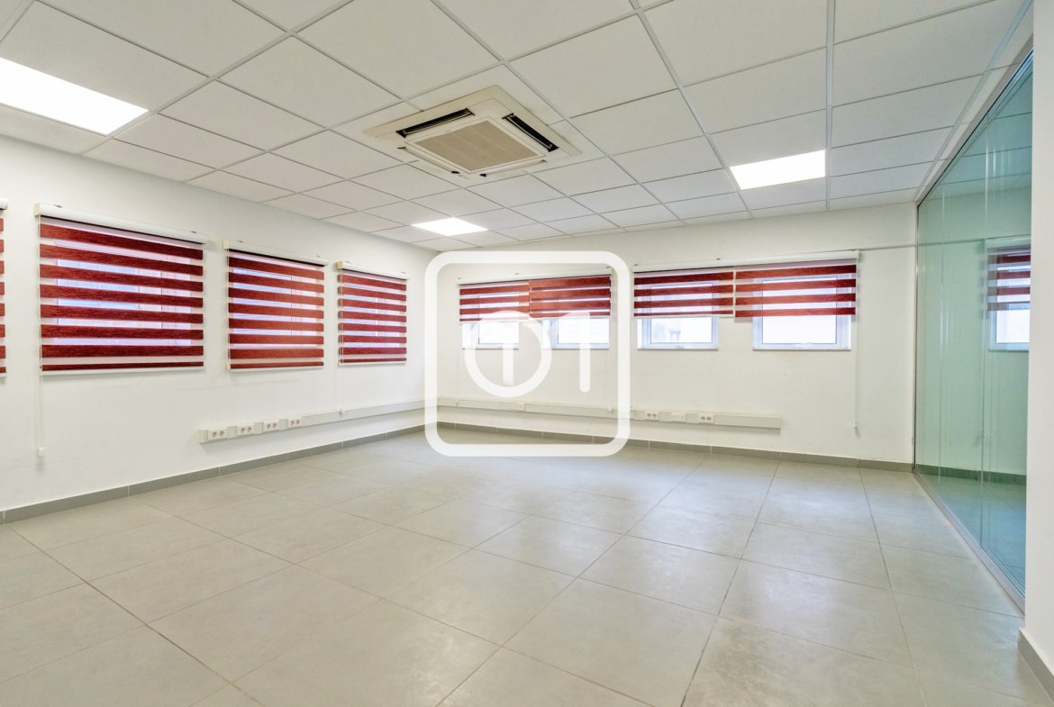 corner office space for rent in Sliema