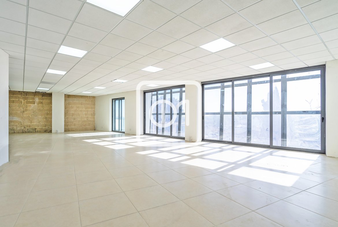 office for rent in Luqa