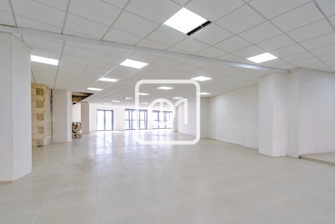 office for rent in Luqa