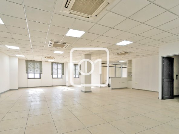 Office for rent close to the airport