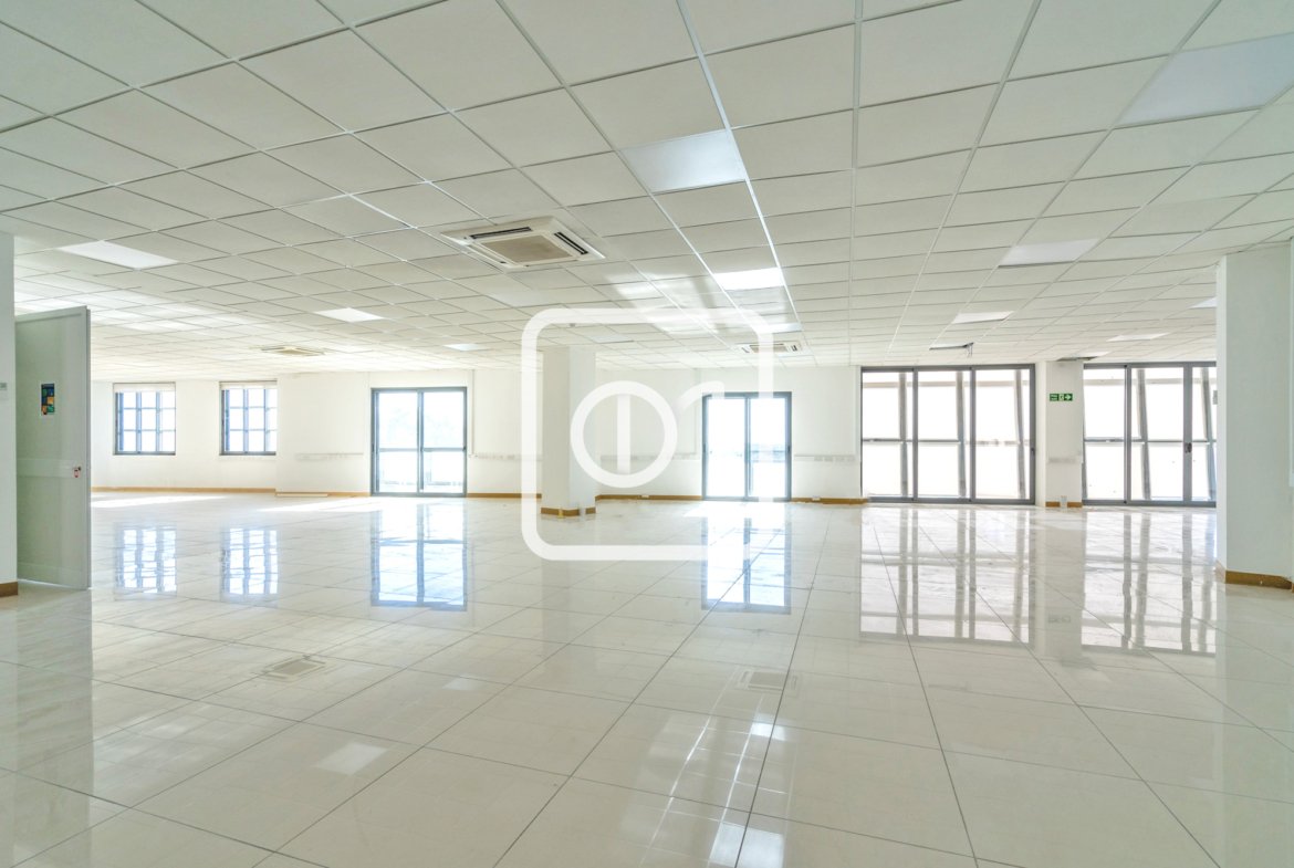 Large office for rent in Luqa