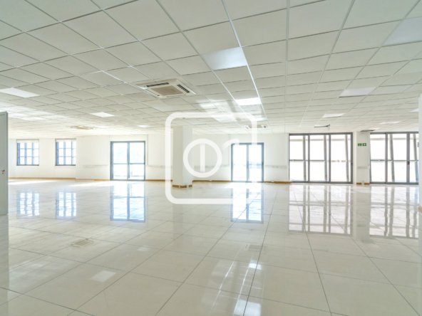 Large office for rent in Luqa