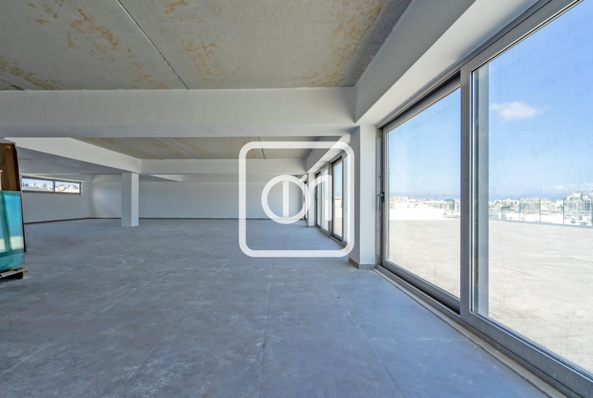 Penthouse office for rent available in Gzira