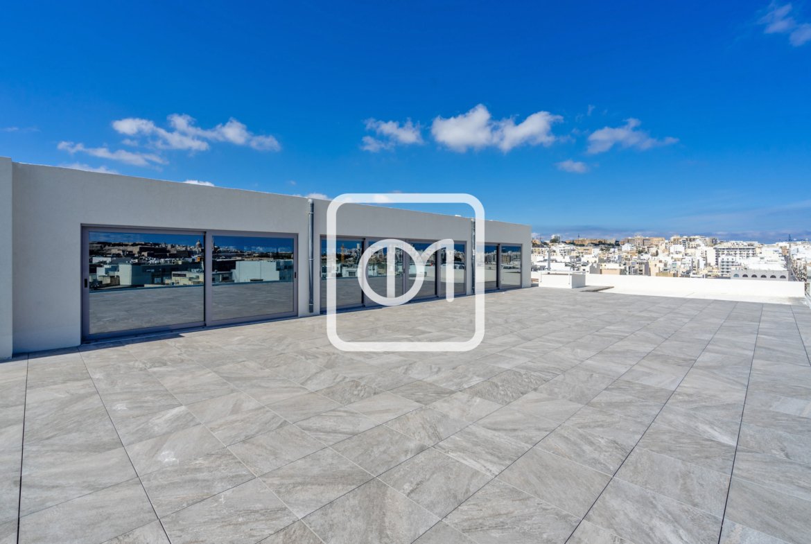 Penthouse office for rent available in Gzira