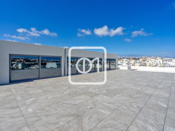 Penthouse office for rent available in Gzira