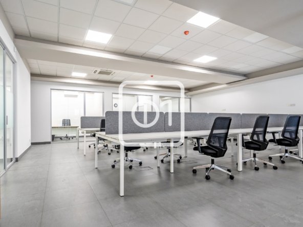 spacious furnished office