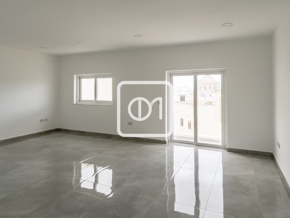 Penthouse office rental in Mosta