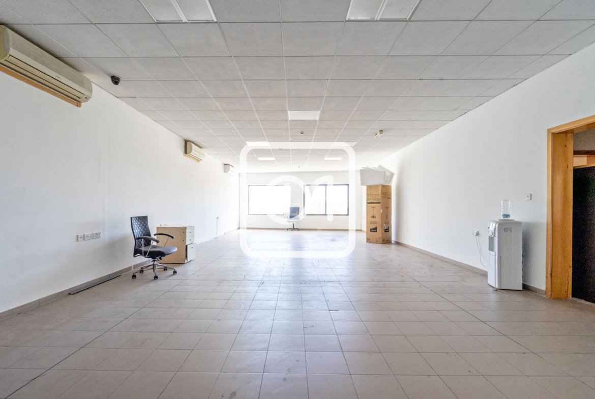 large showroom for rent