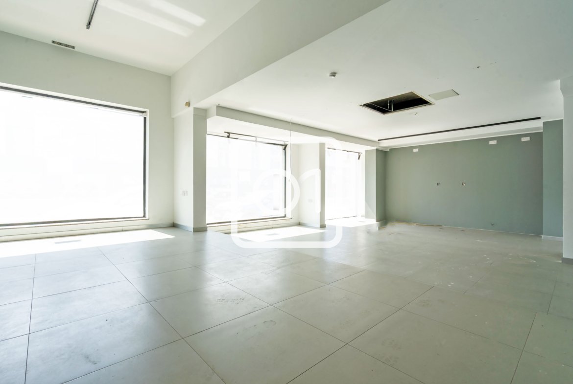 large showroom for rent