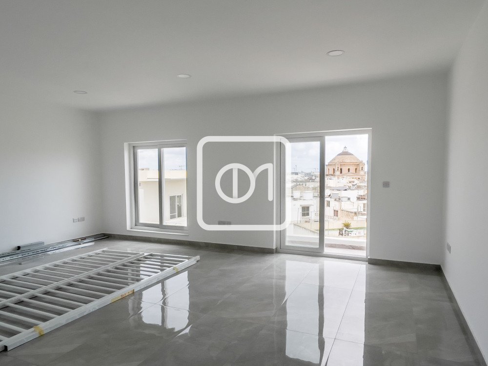 Penthouse office rental in Mosta