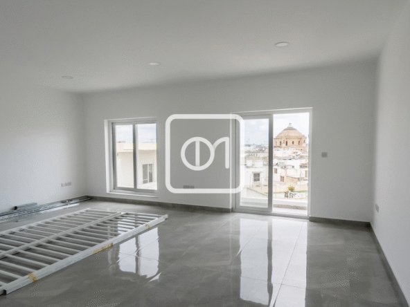 Penthouse office rental in Mosta