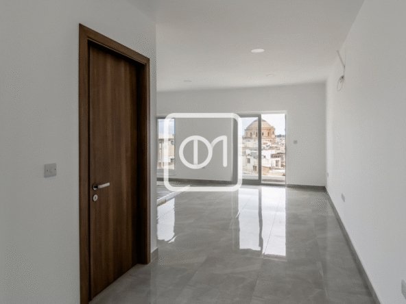 Penthouse office rental in Mosta