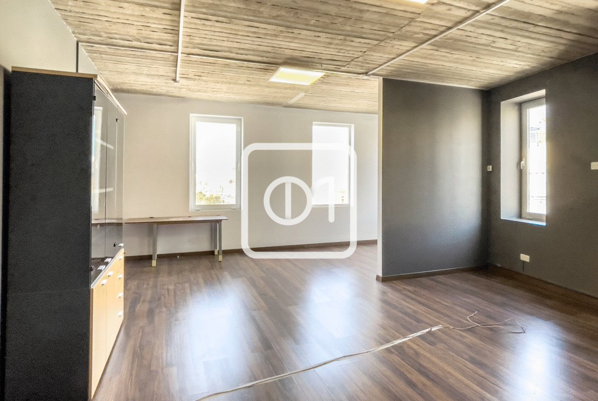 bright office to lease