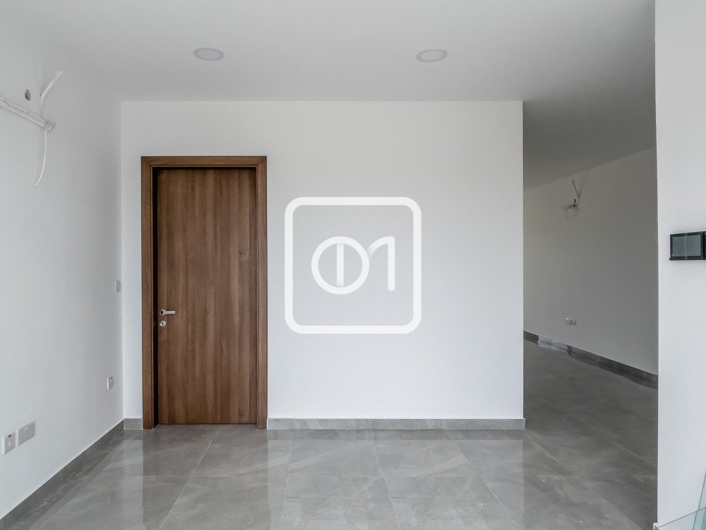 Penthouse office rental in Mosta