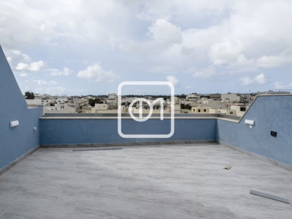 Penthouse office rental in Mosta