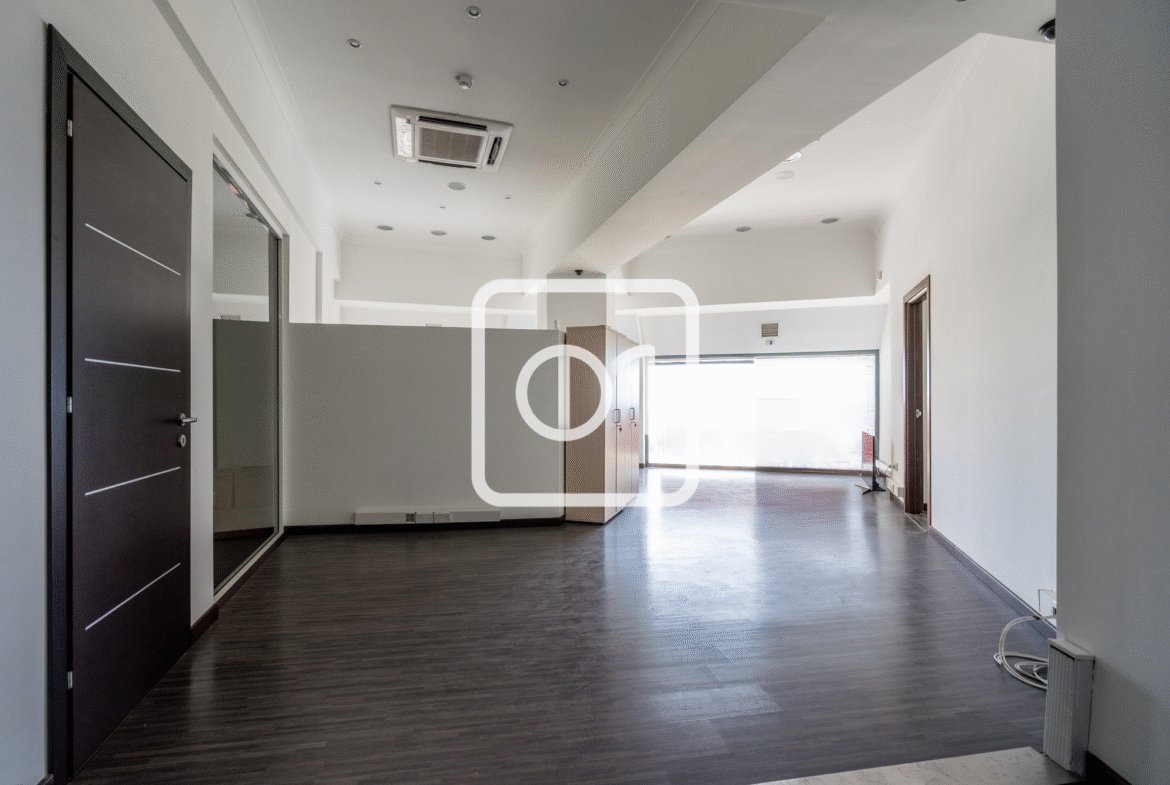 Sea view office space to lease