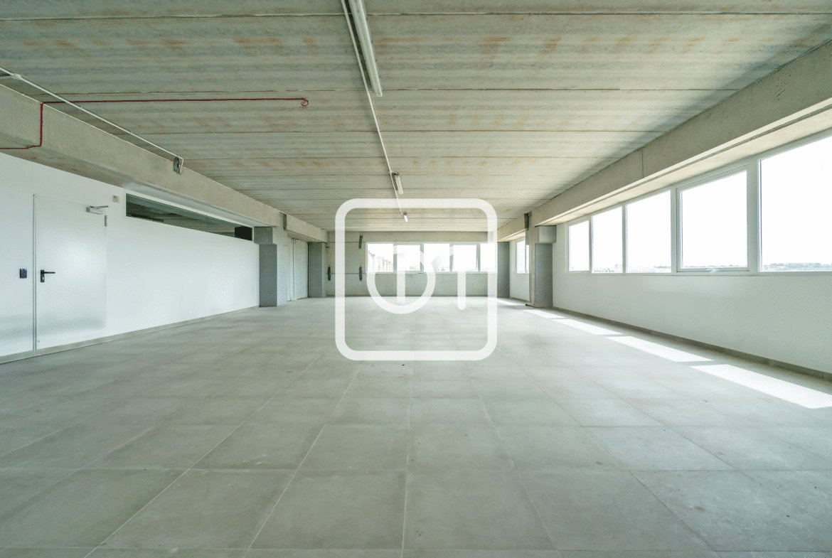 Open plan office to lease