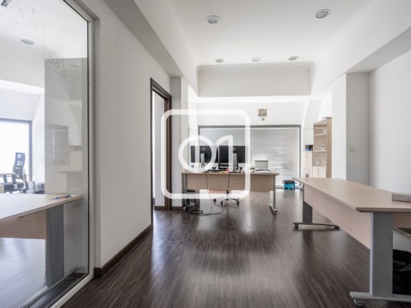 Sea view office space to lease