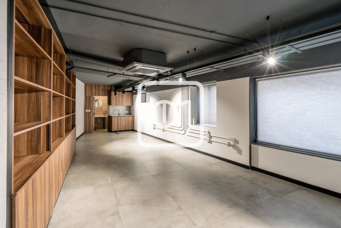 Unique ground floor office