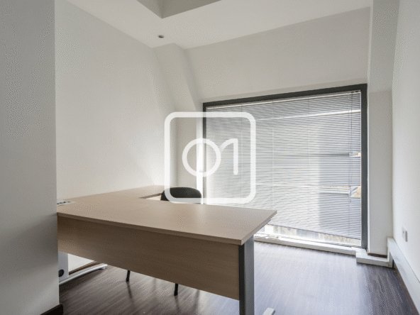 Sea view office space to lease