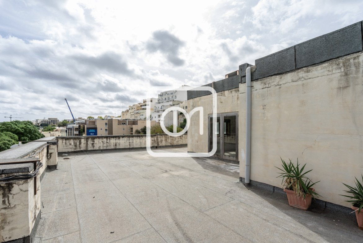 penthouse office for rent in Msida
