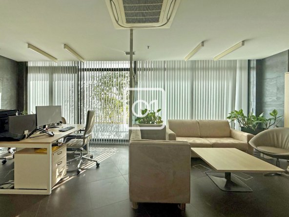 office to let in Gzira