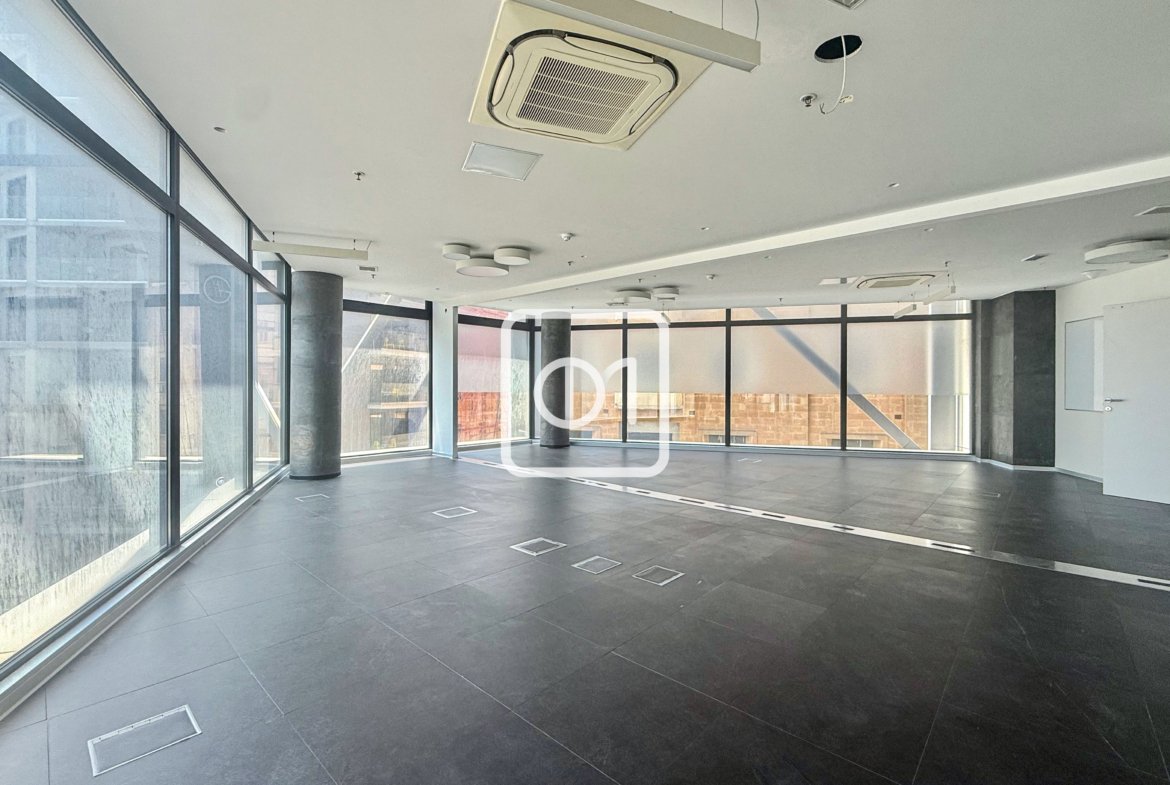 Office in prestigious business centre