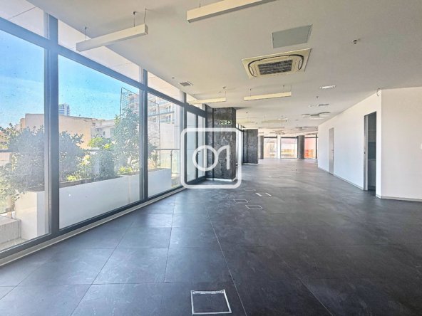 Office in prestigious business centre