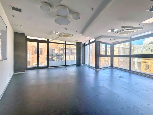 Office in prestigious business centre